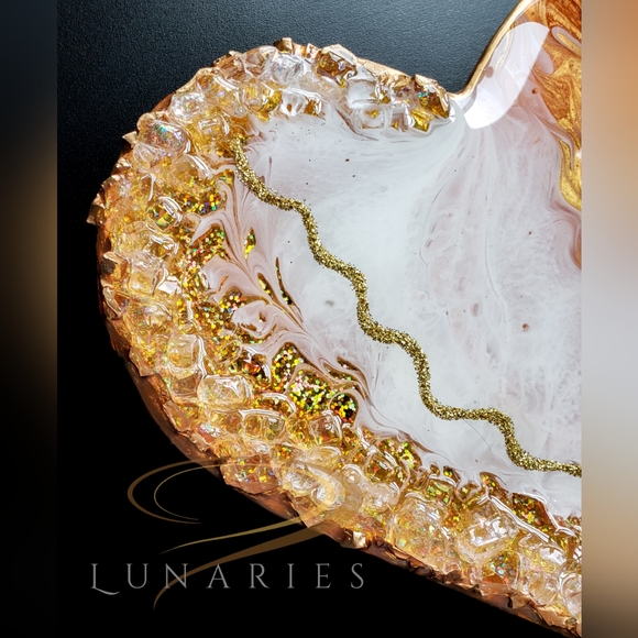 Resin Art on Heart Wooden Panel 9" - Picture 4 of 12